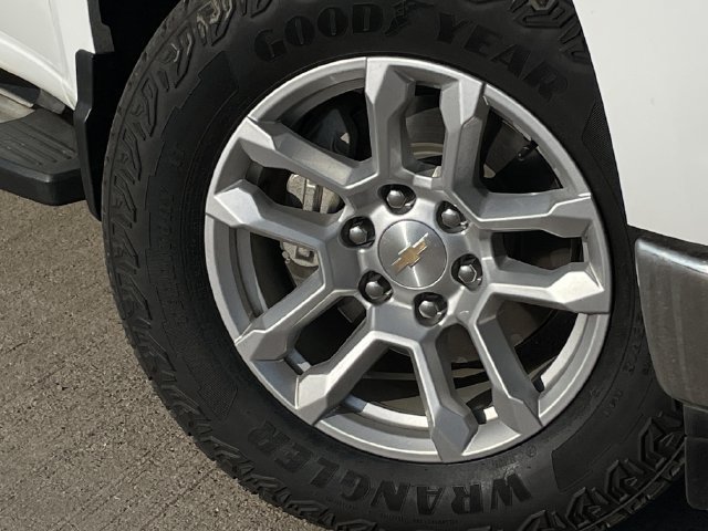 Used 2025 Chevrolet Silverado 1500 LT AWD/4WD image 9