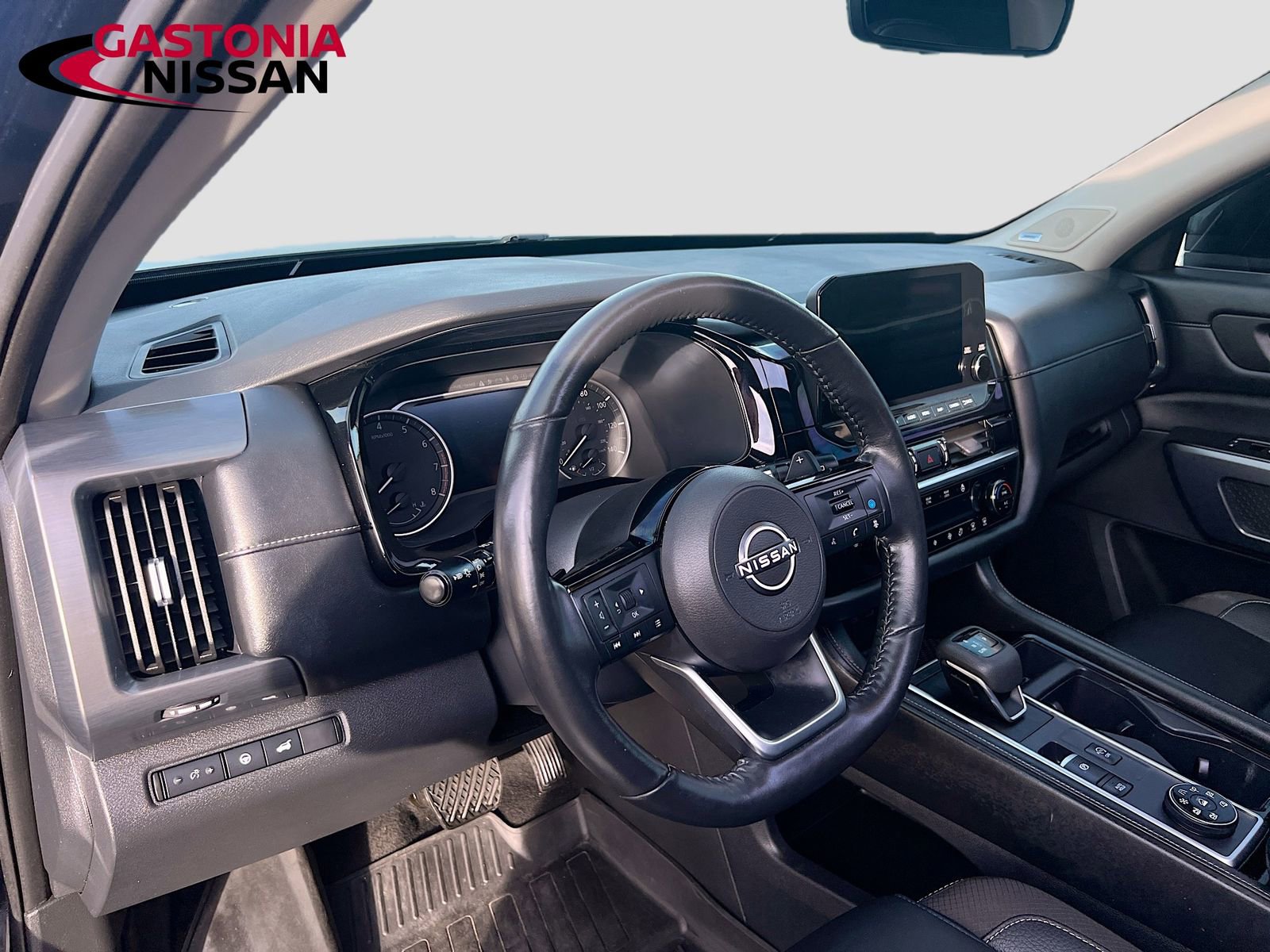 Used 2023 Nissan Pathfinder SL w/ SL Premium Package image 11