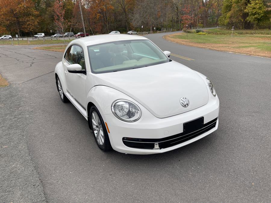 Used 2013 Volkswagen Beetle TDI FWD image 2