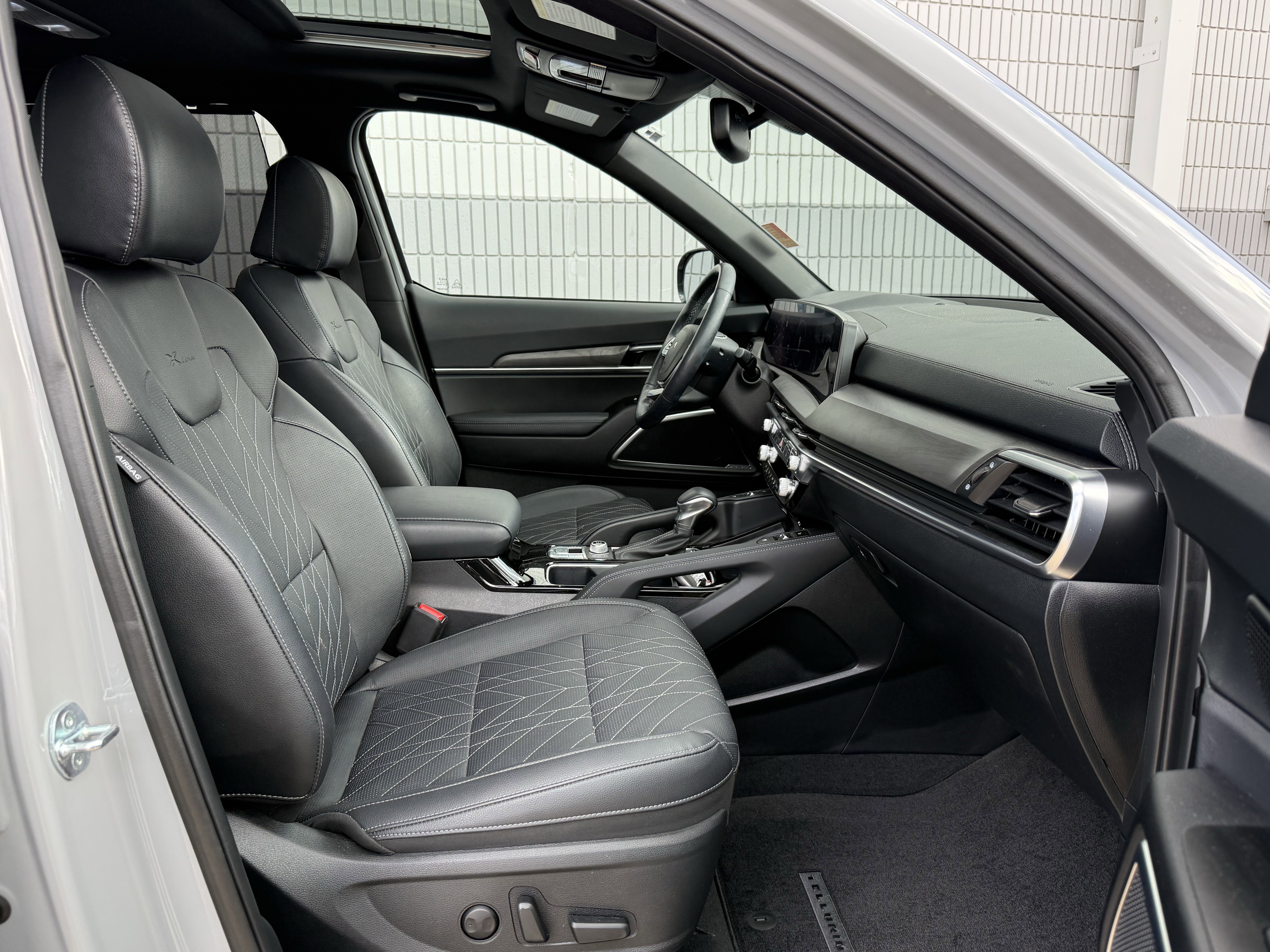 Used 2023 Kia Telluride SX X-Line AWD/4WD image 5