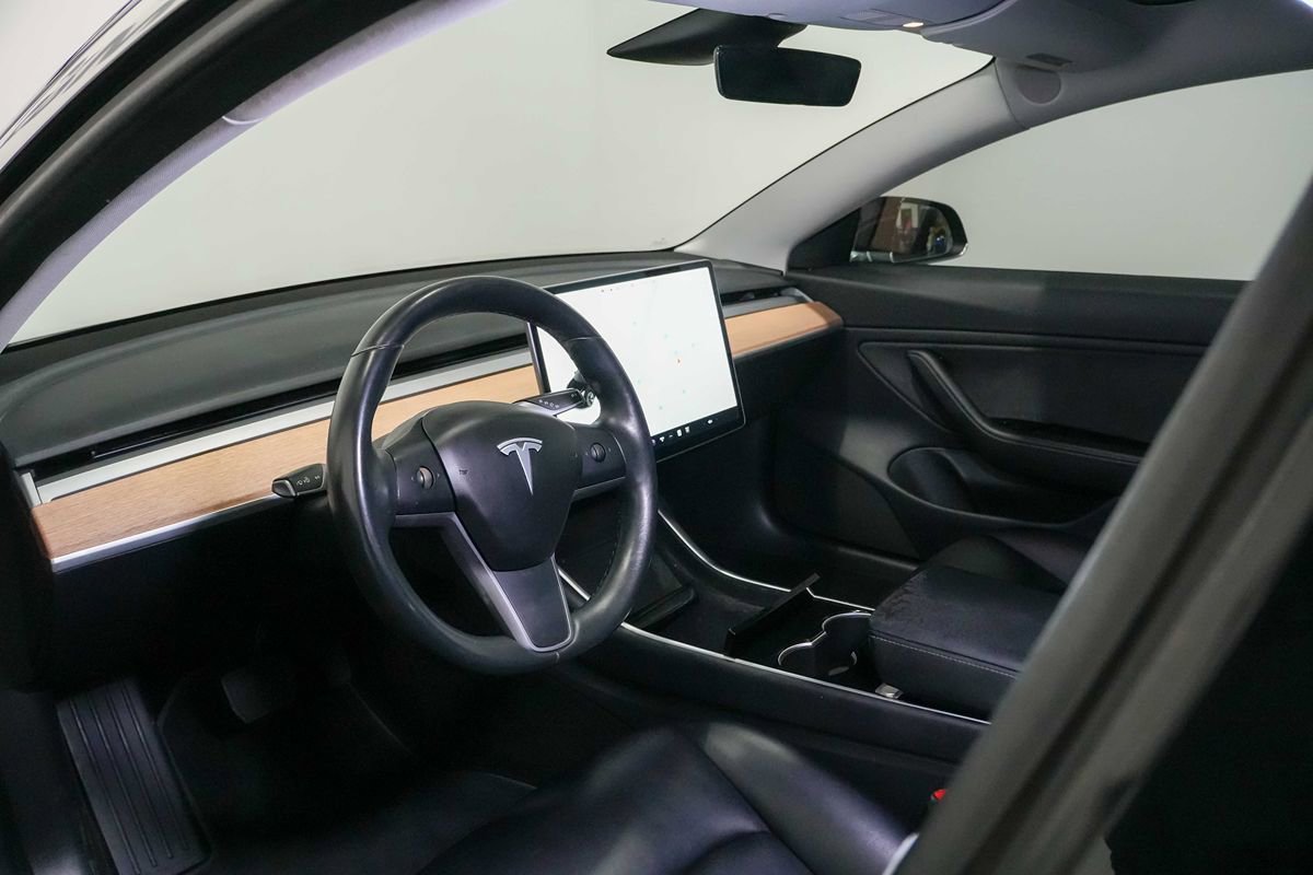 Used 2018 Tesla Model 3 Mid Range RWD image 12