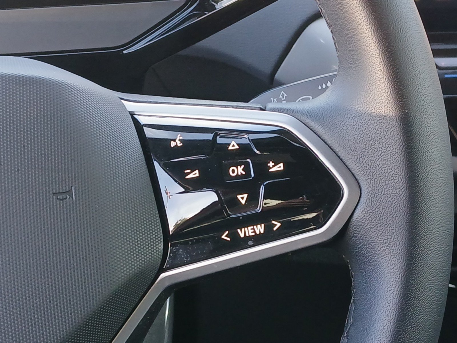 Certified 2023 Volkswagen ID.4 Pro S AWD/4WD image 10