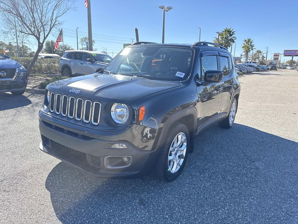 Used 2018 Jeep Renegade Latitude w/ Popular Equipment Group image 8