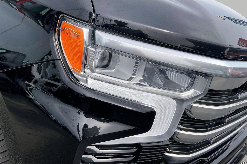 Used 2023 Chevrolet Silverado 1500 High Country w/ High Country Premium Package AWD/4WD image 35