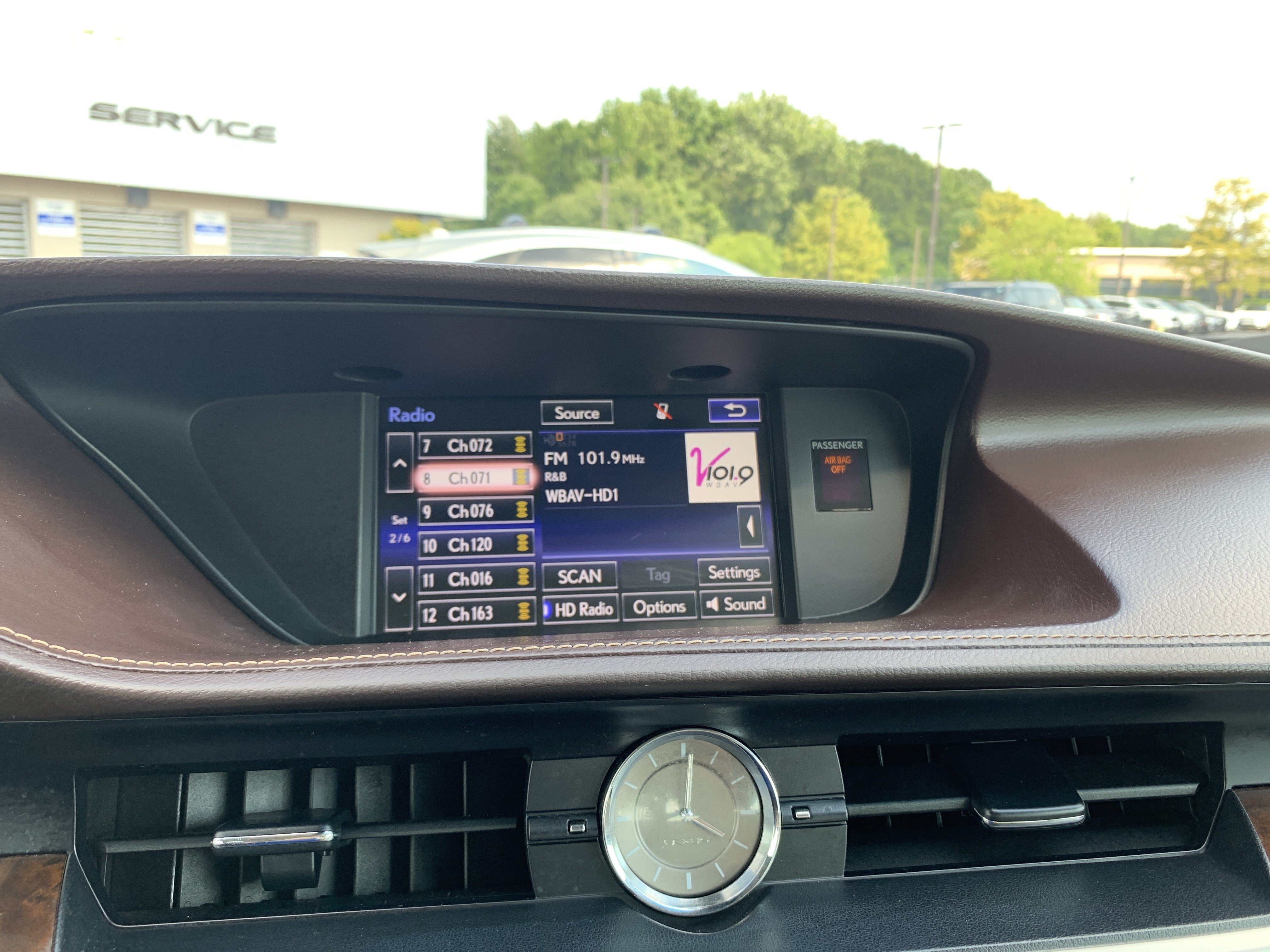 Used 2016 Lexus ES 350 w/ Luxury Package w/Wood Trim FWD image 23