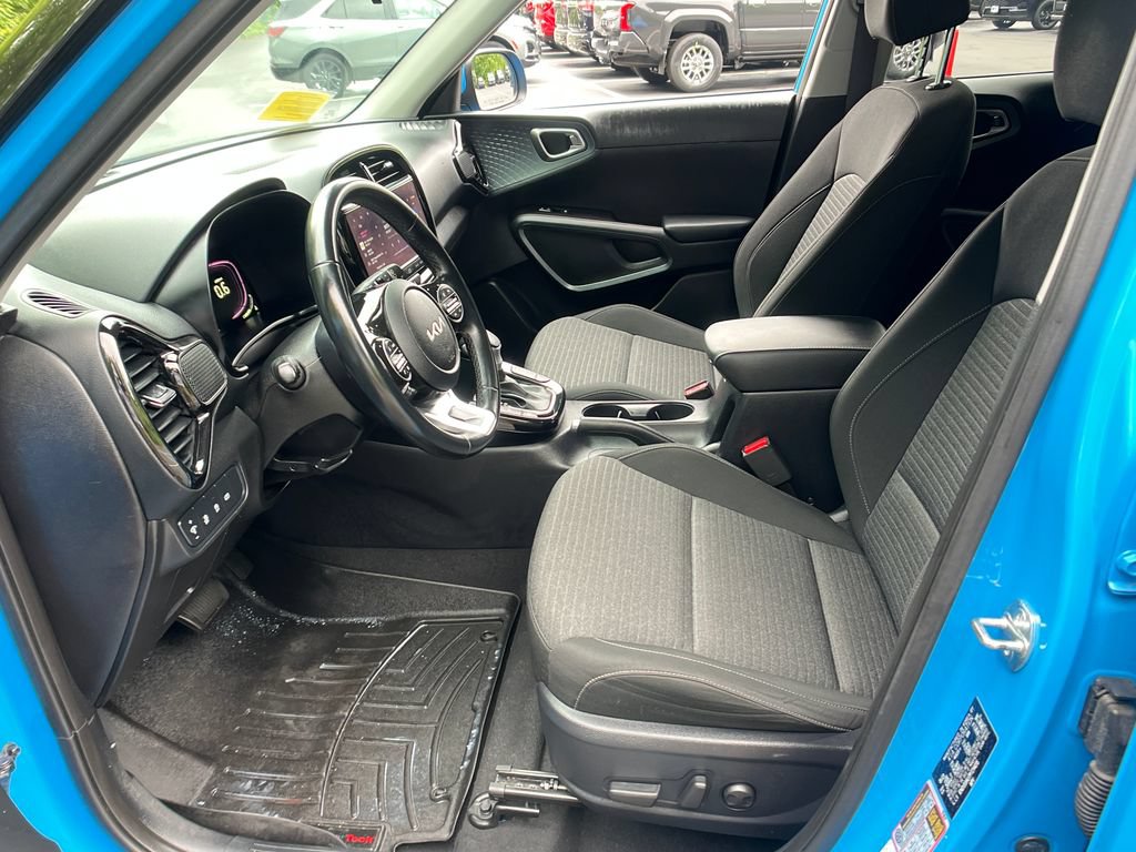 Used 2023 Kia Soul EX FWD image 9