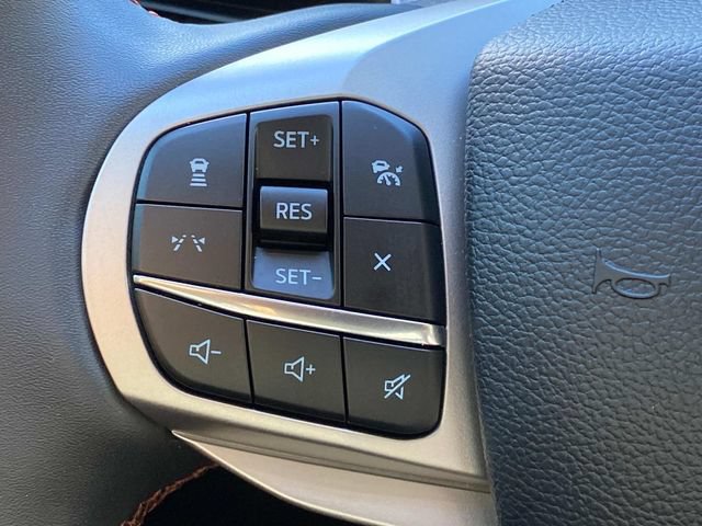 Used 2025 Ford Explorer Active RWD image 19