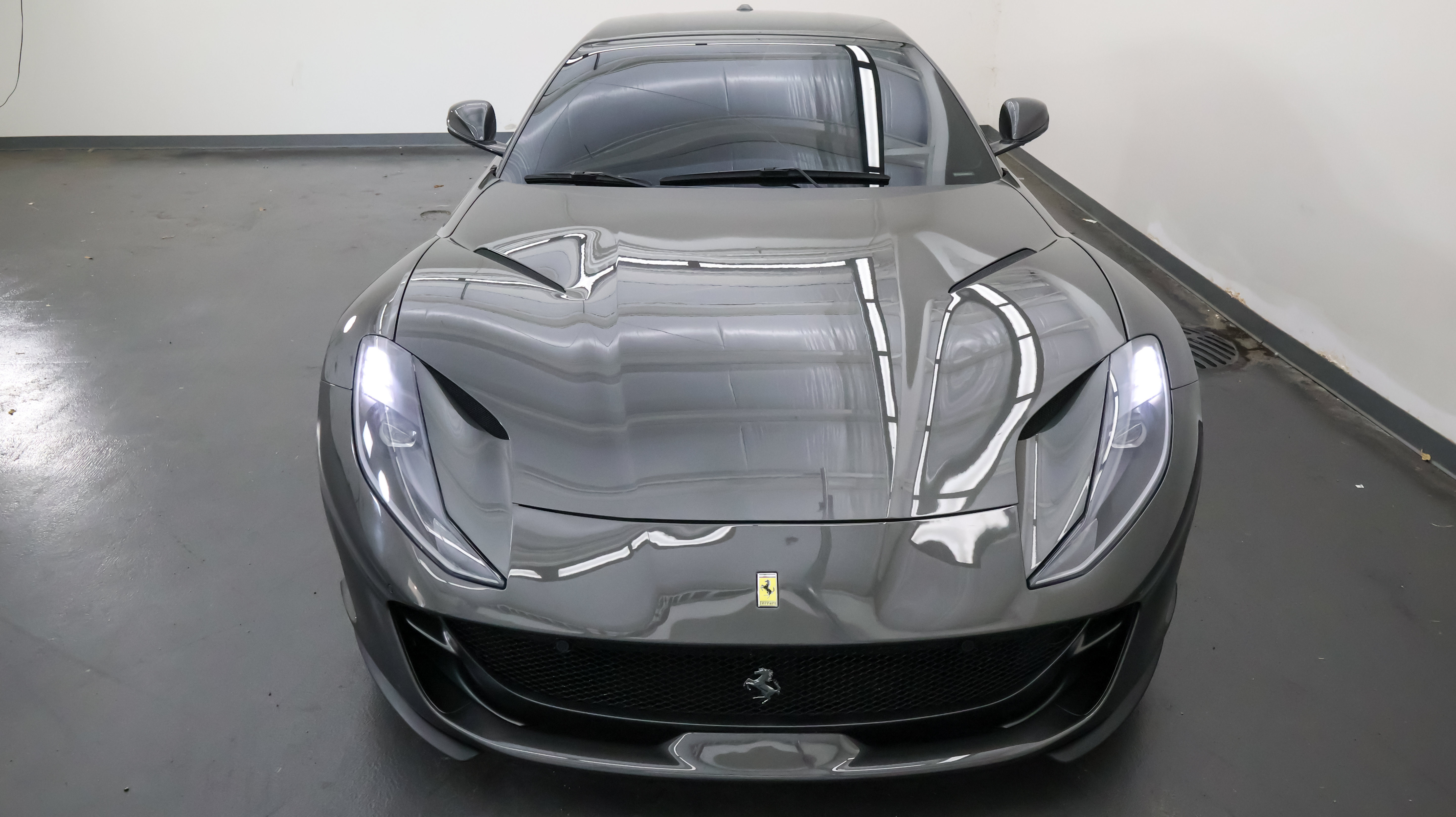 Used 2019 Ferrari 812 Superfast RWD image 9
