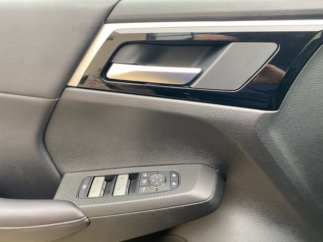 New 2025 Mitsubishi Outlander SE image 18