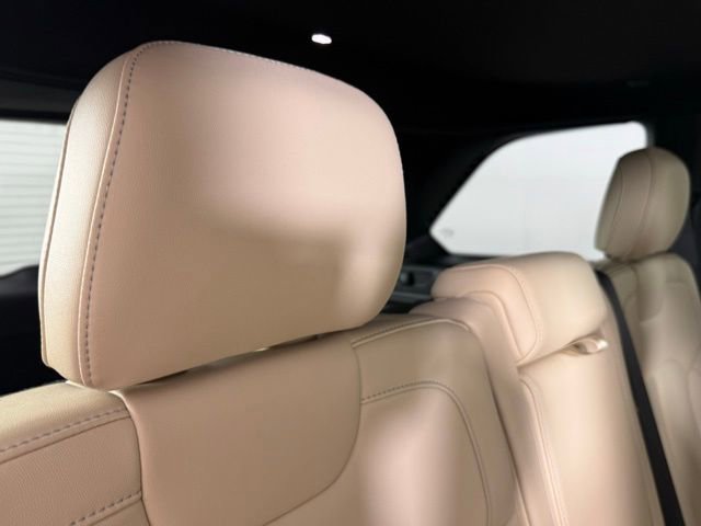 Used 2023 Jeep Grand Cherokee 4WD 4xe w/ Luxury Tech Group II image 25