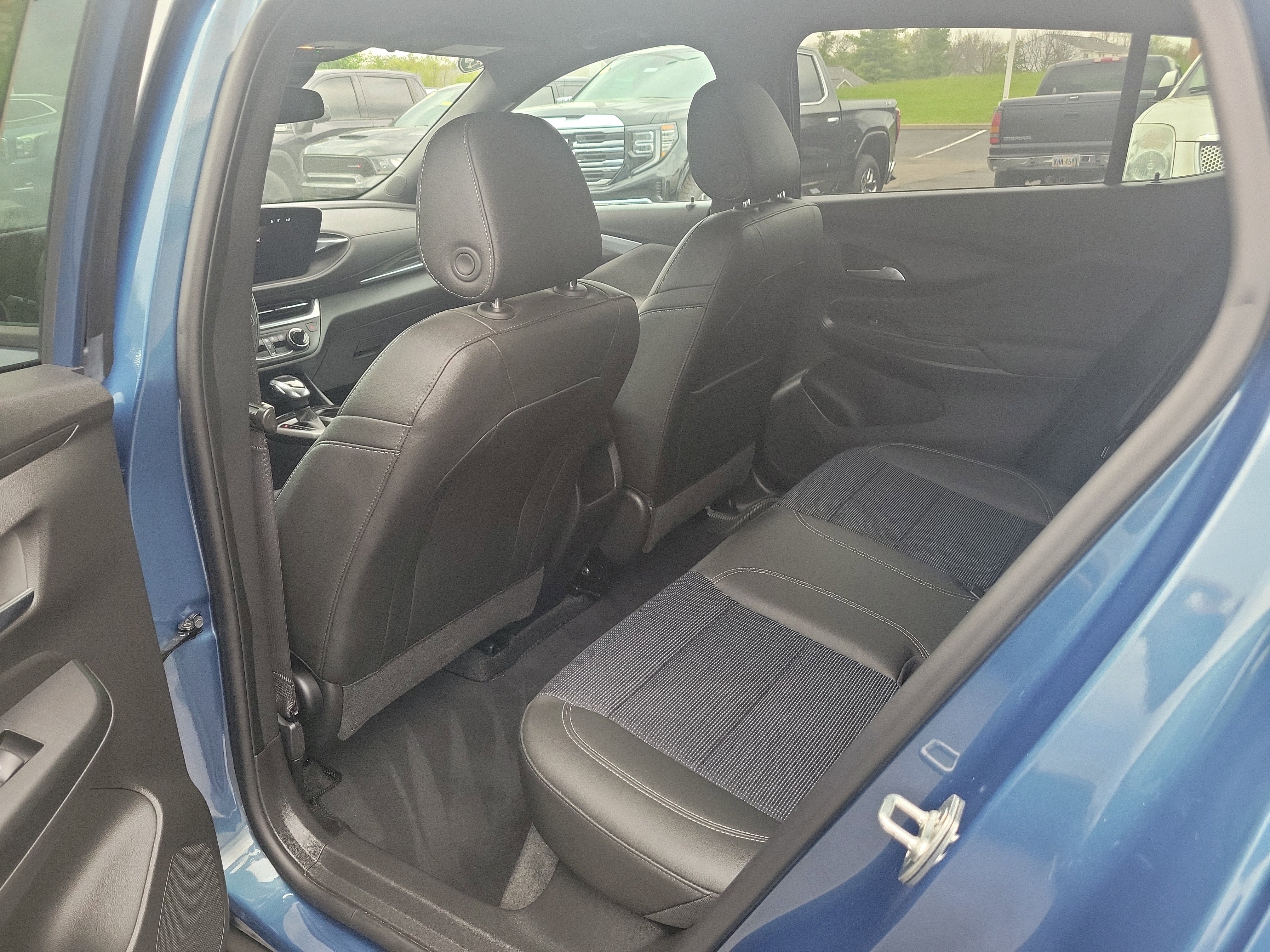 Used 2024 Buick Envista Preferred image 13