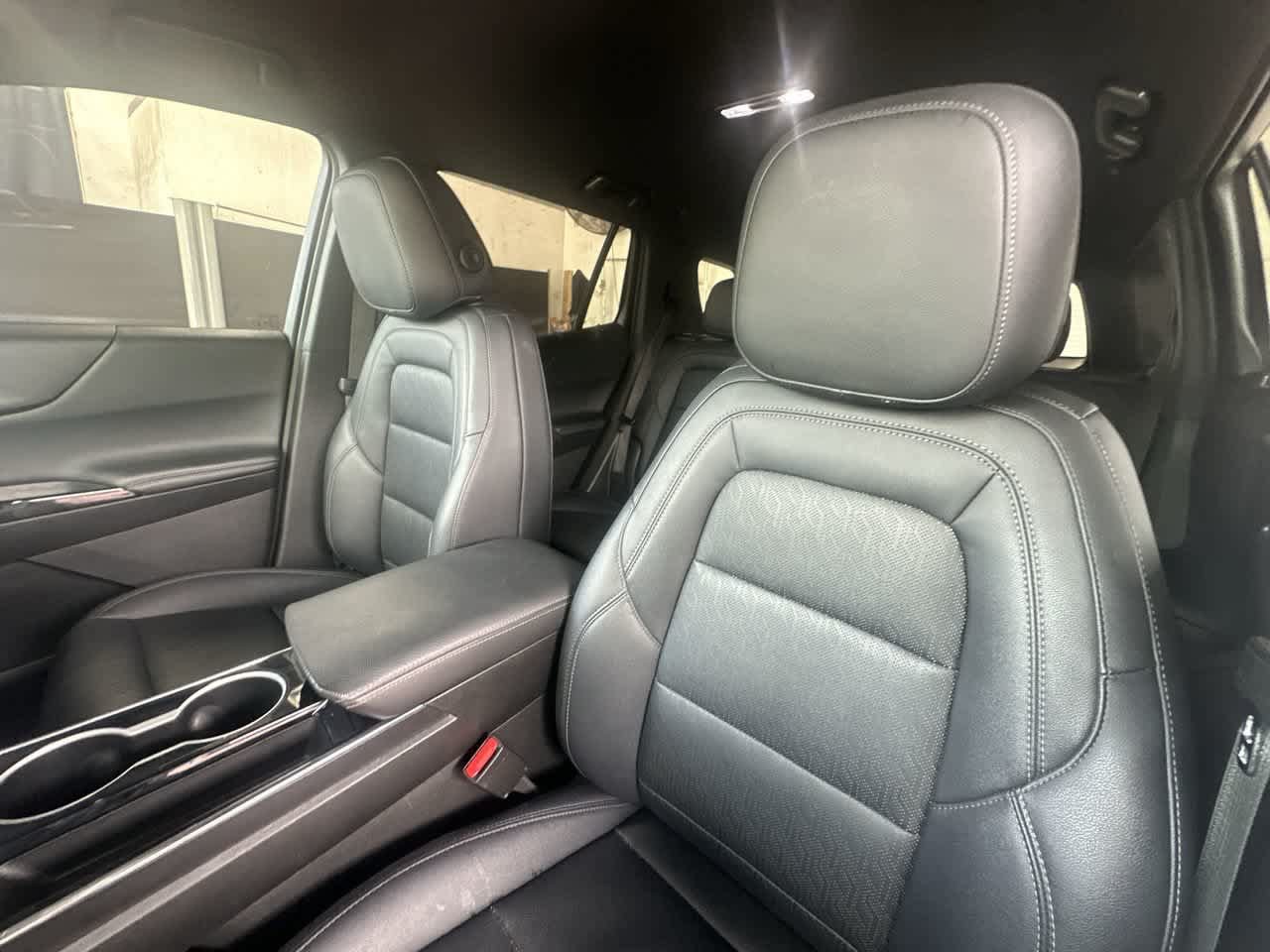 Used 2025 Chevrolet Equinox LT w/ Convenience Package II FWD image 14