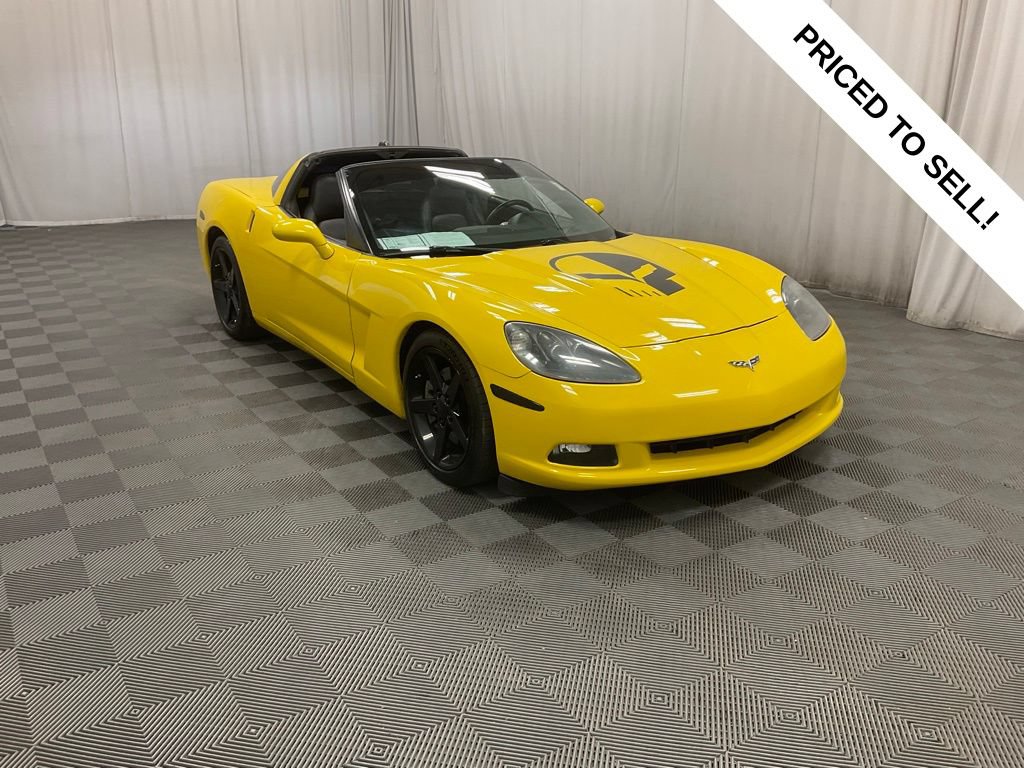 Used 2005 Chevrolet Corvette Coupe w/ Preferred Equipment Group RWD image 2