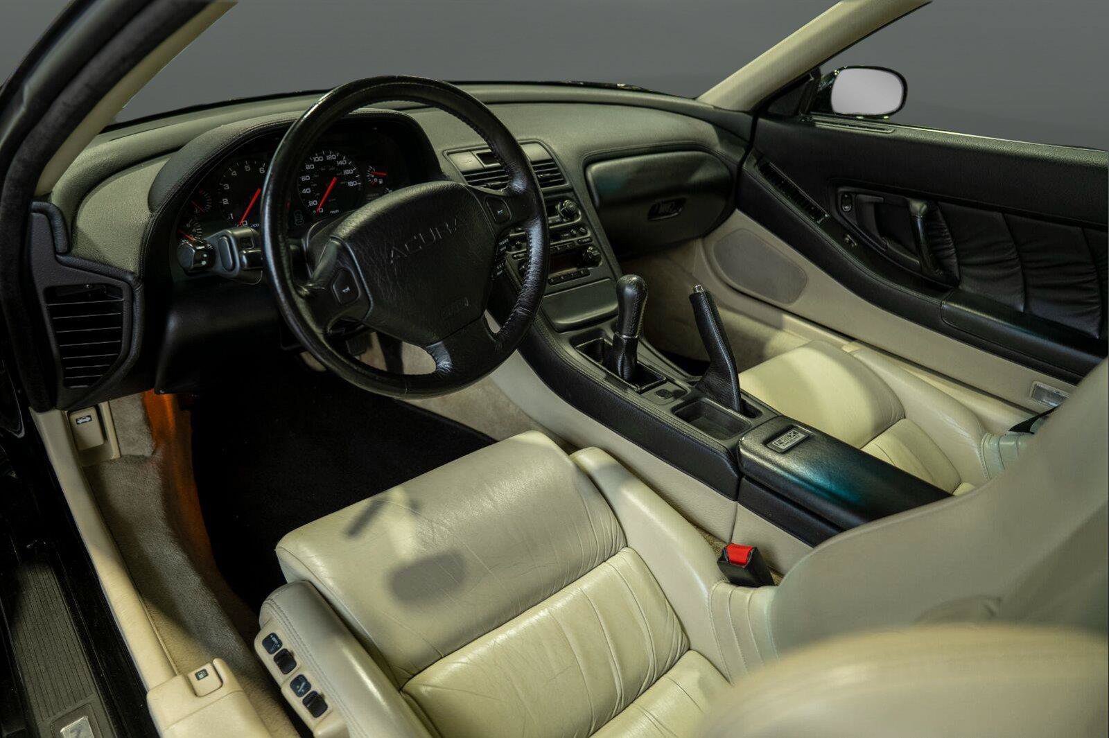 Used 1991 Acura NSX RWD image 2
