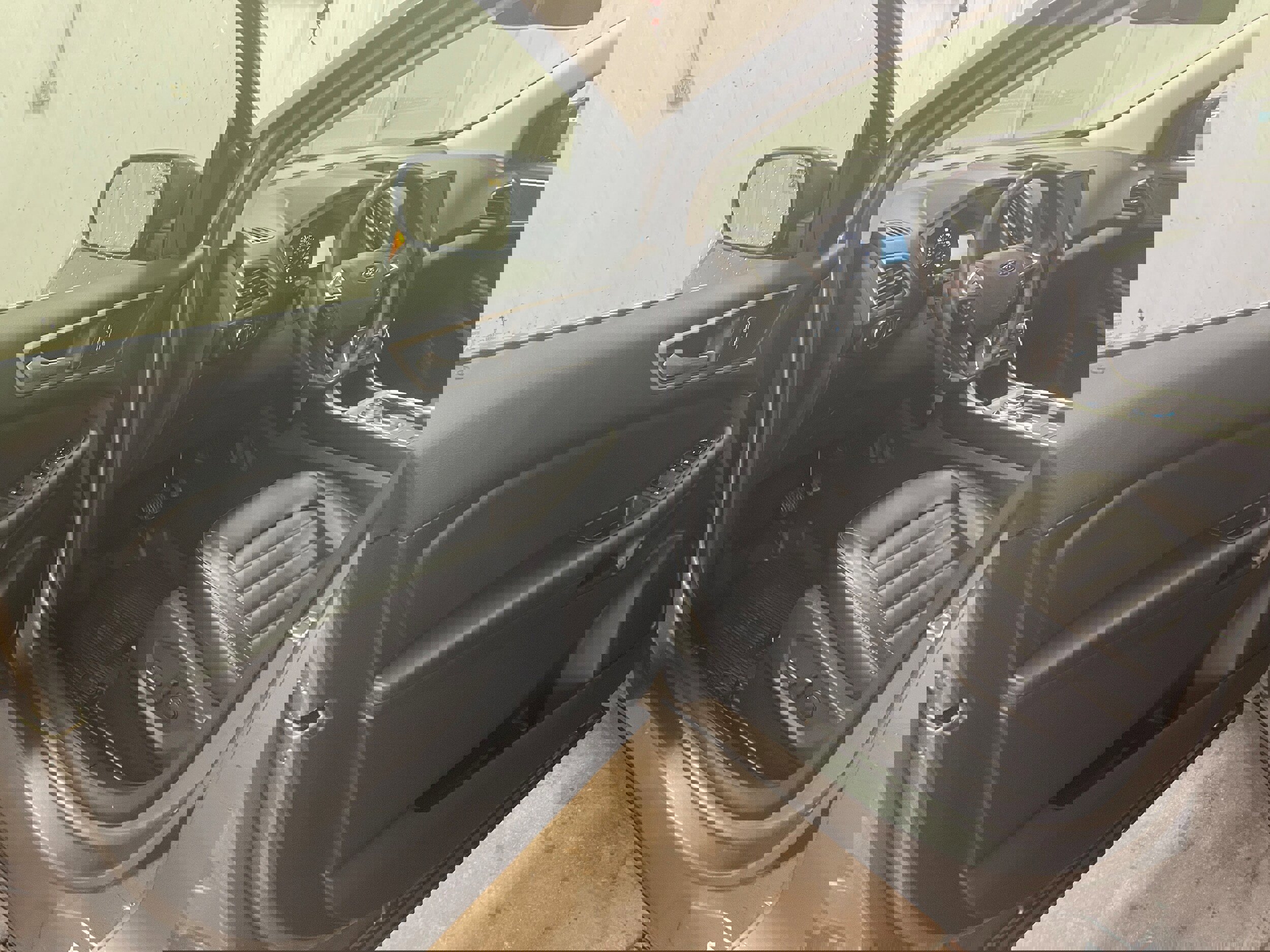 Used 2023 Ford Edge SEL w/ Convenience Package image 9