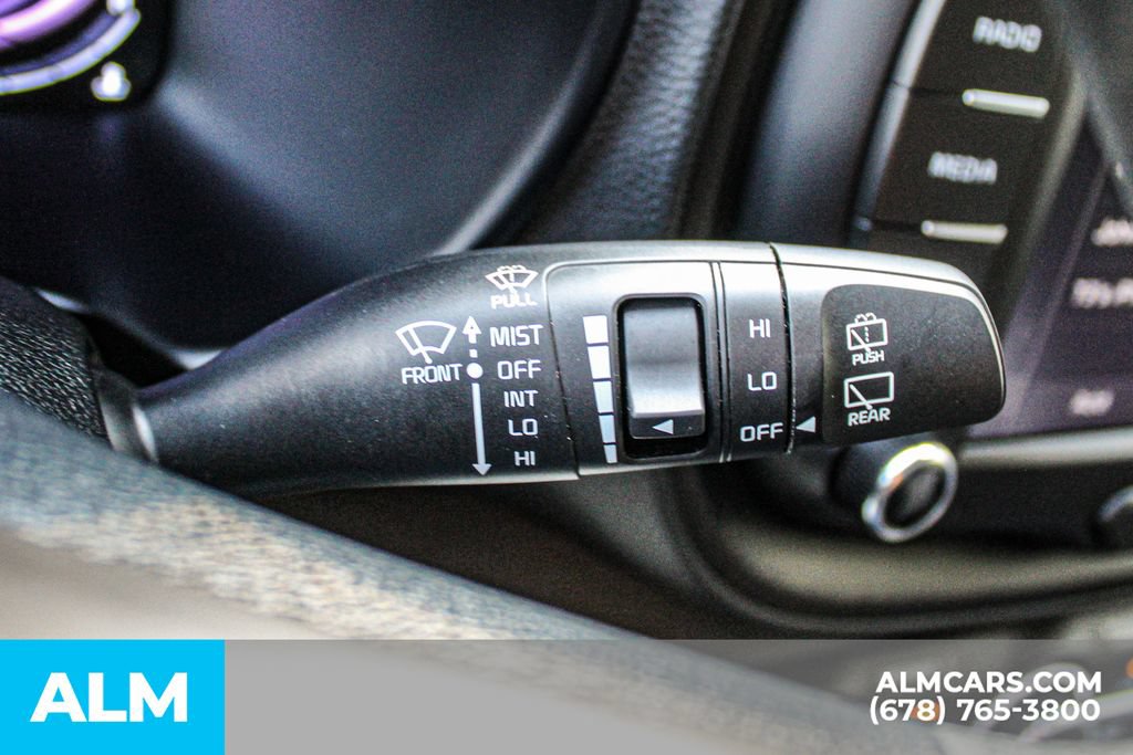 Used 2025 Kia Soul LX w/ LX Technology Package FWD image 28