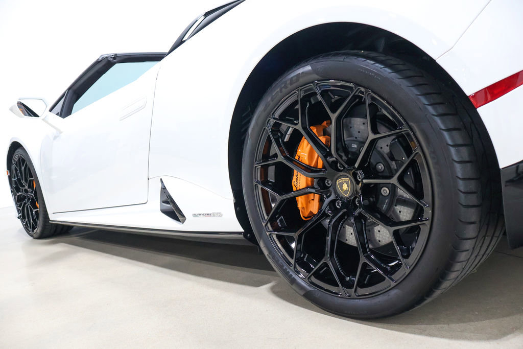 Used 2024 Lamborghini Huracan EVO image 43