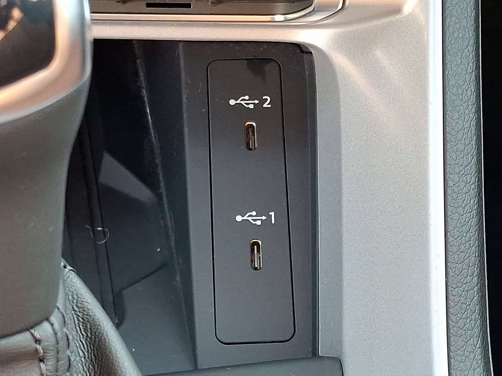 Certified 2025 Audi Q3 2.0T Premium Plus w/ Premium Plus Package image 27