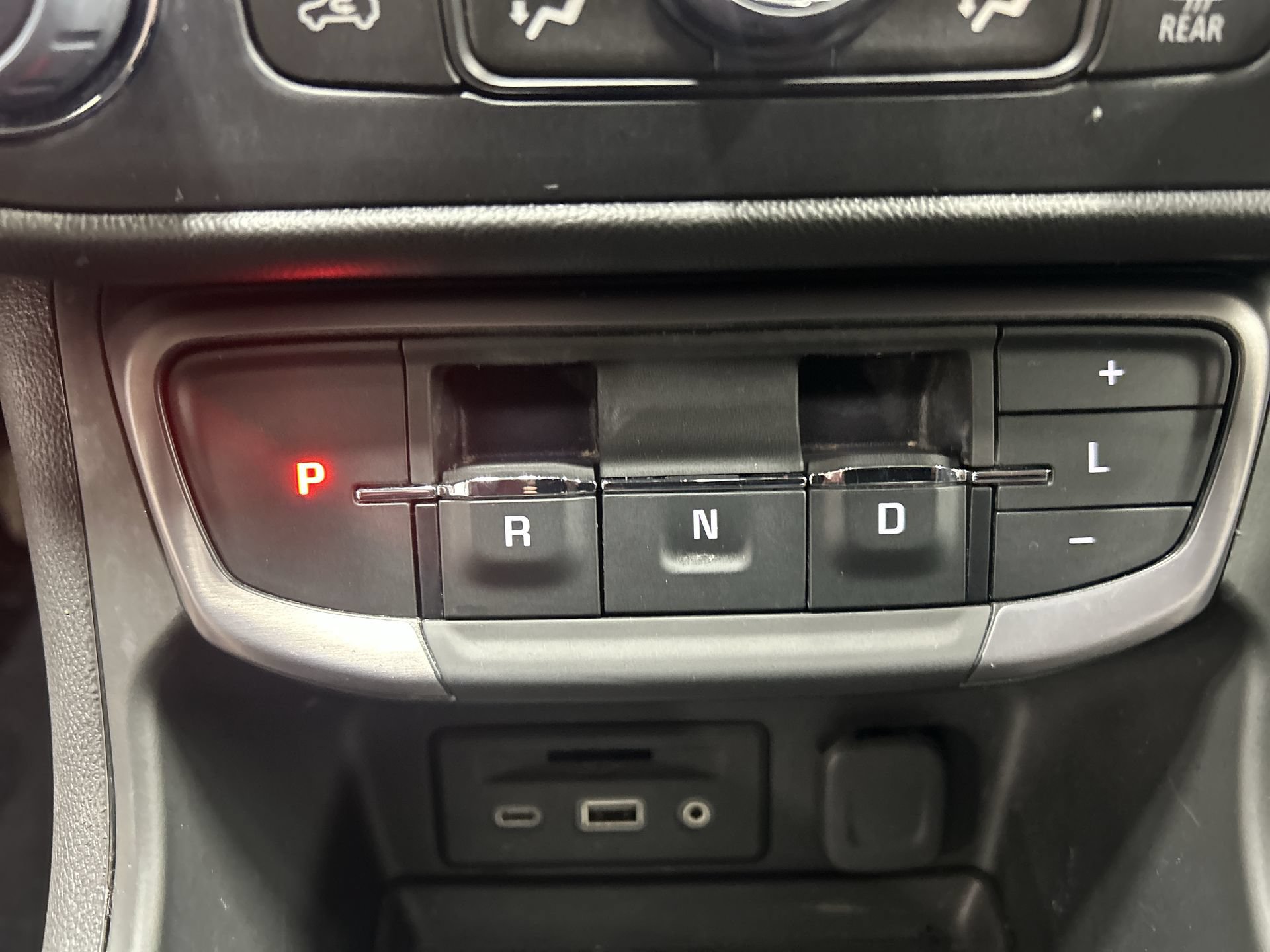 Used 2022 GMC Terrain AT4 AWD/4WD image 17