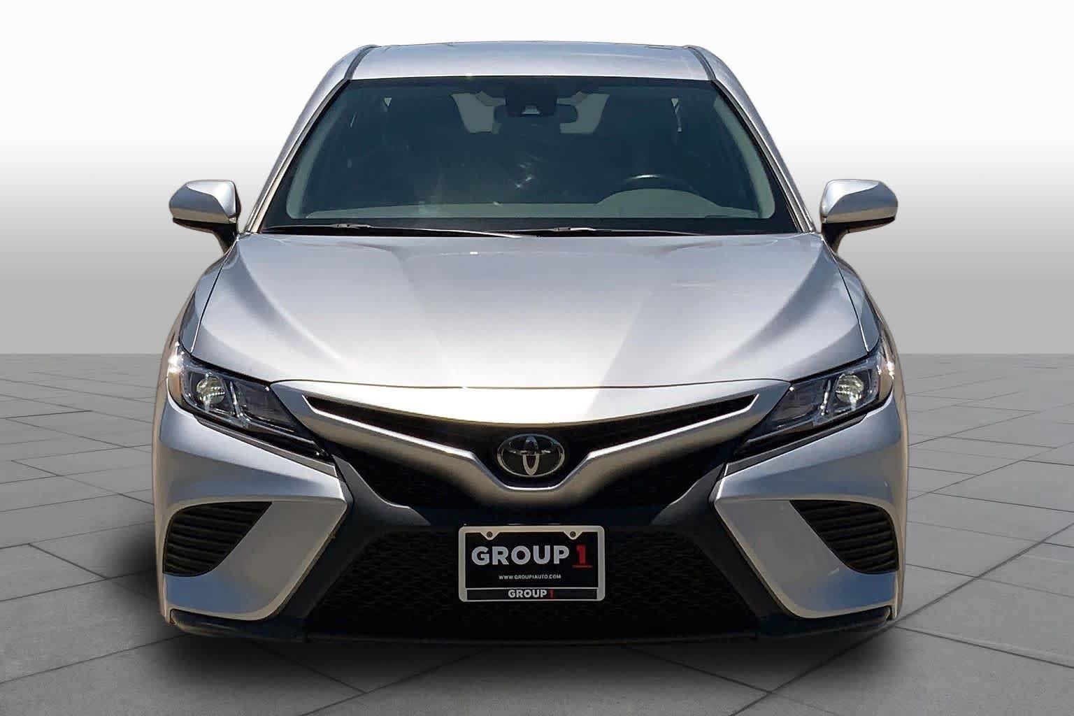 Used 2020 Toyota Camry SE FWD image 4