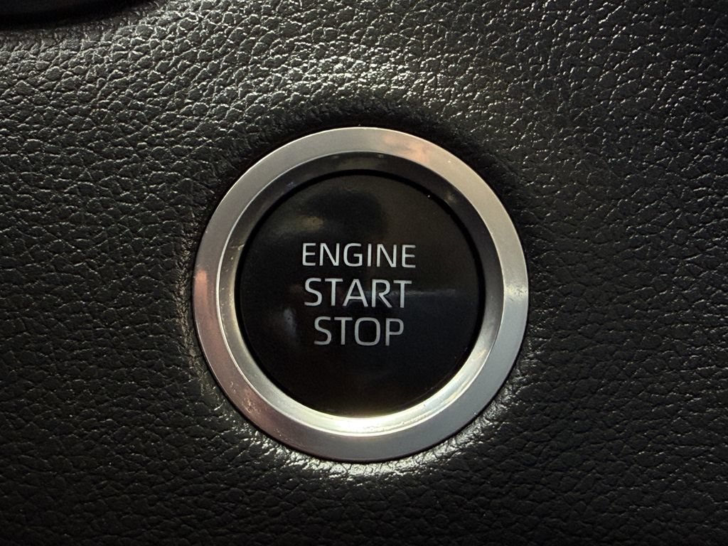 Used 2022 Toyota Tundra Limited AWD/4WD image 21