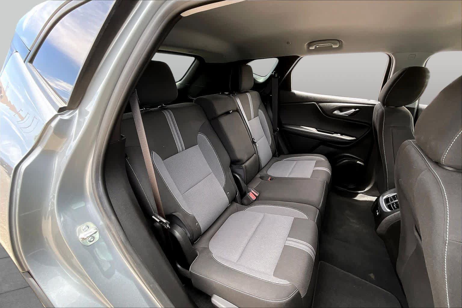 Used 2025 Chevrolet Blazer LT FWD image 18