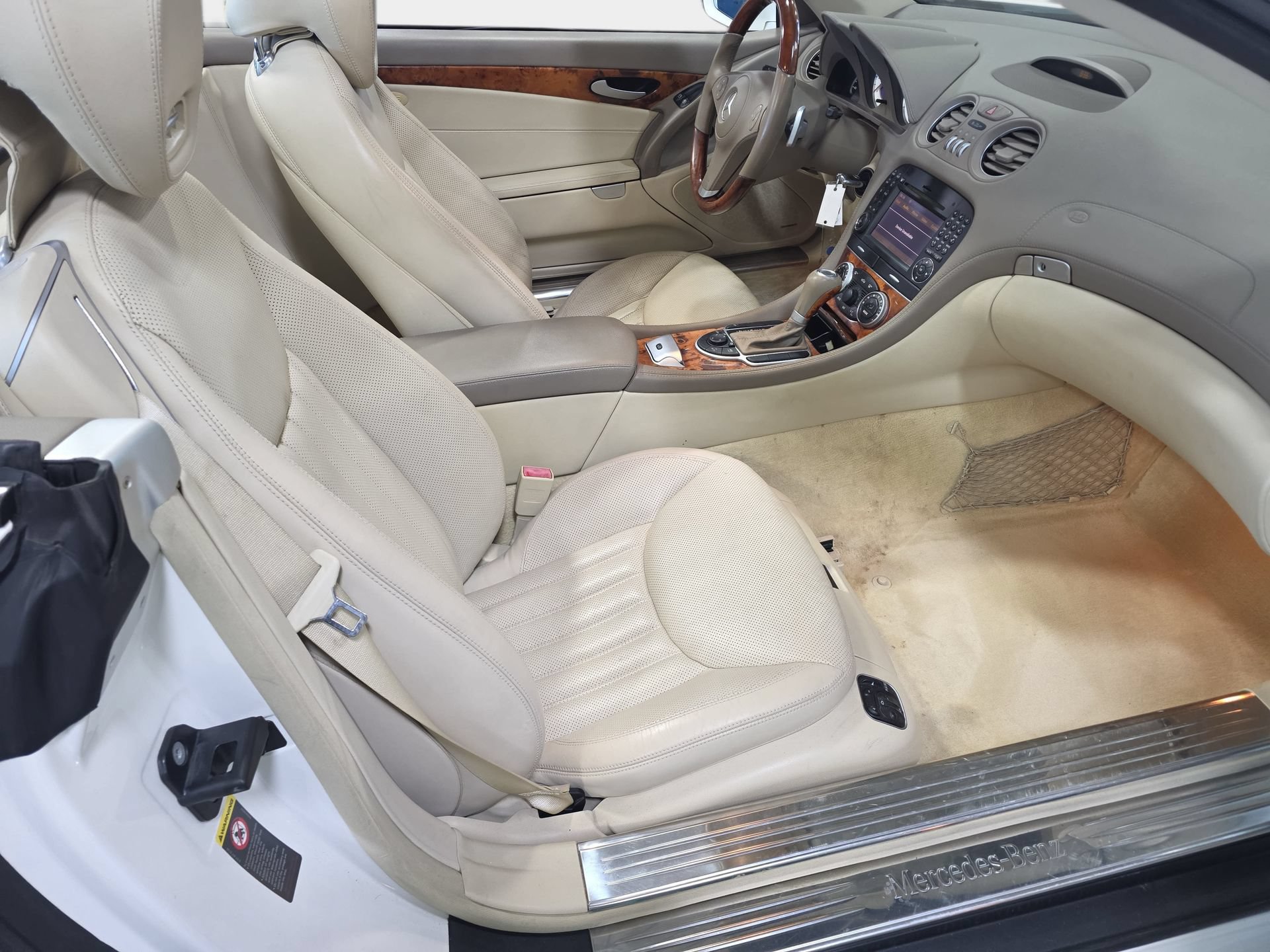 Used 2011 Mercedes-Benz SL 550 image 10