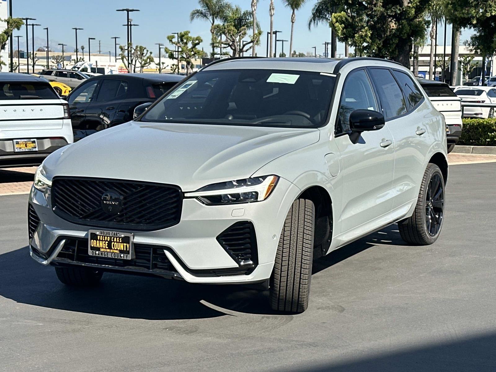 New 2026 Volvo XC60 T8 Ultra w/ Climate Package AWD/4WD image 3