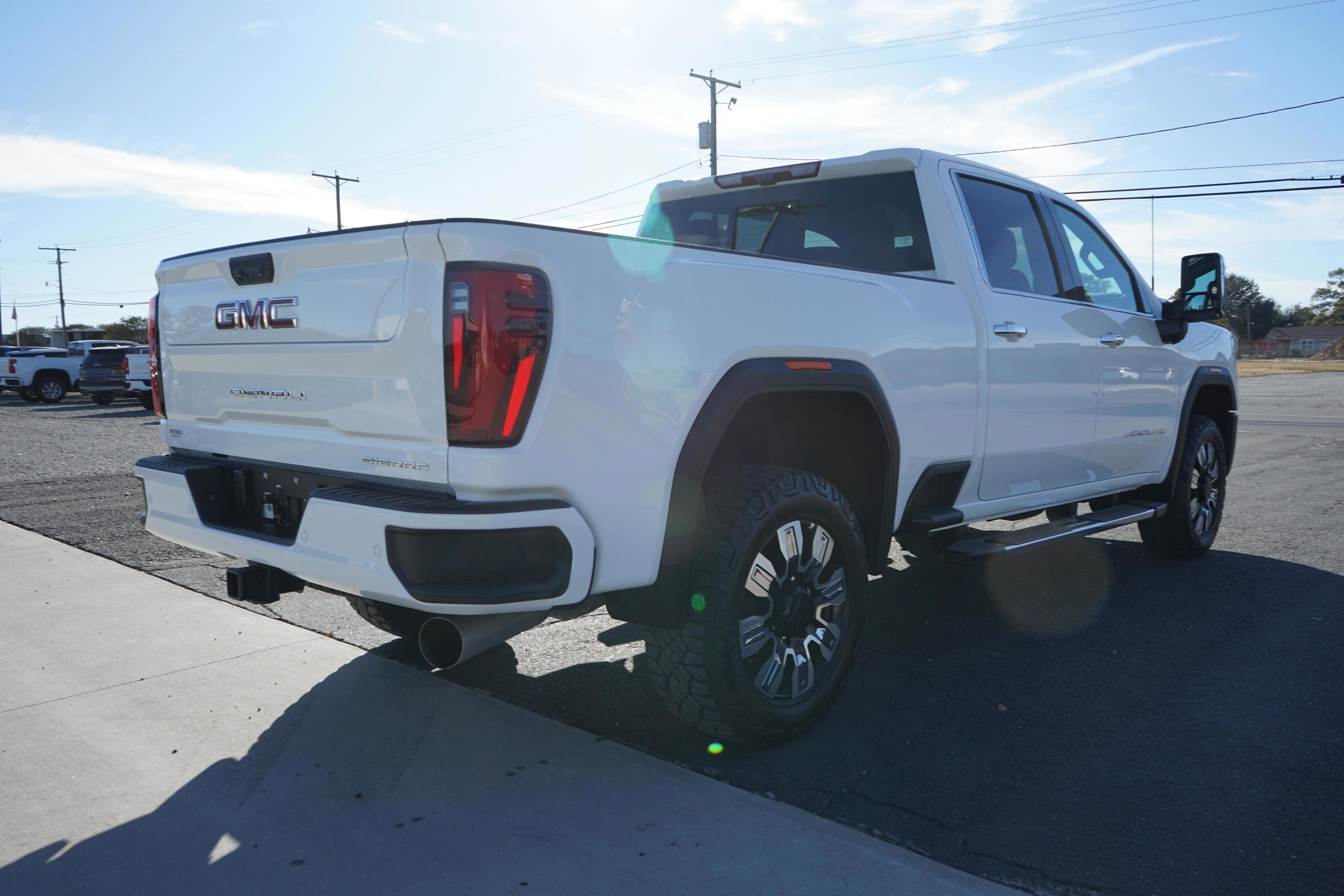 Used 2025 GMC Sierra 2500 Denali w/ Max Trailering Package image 5