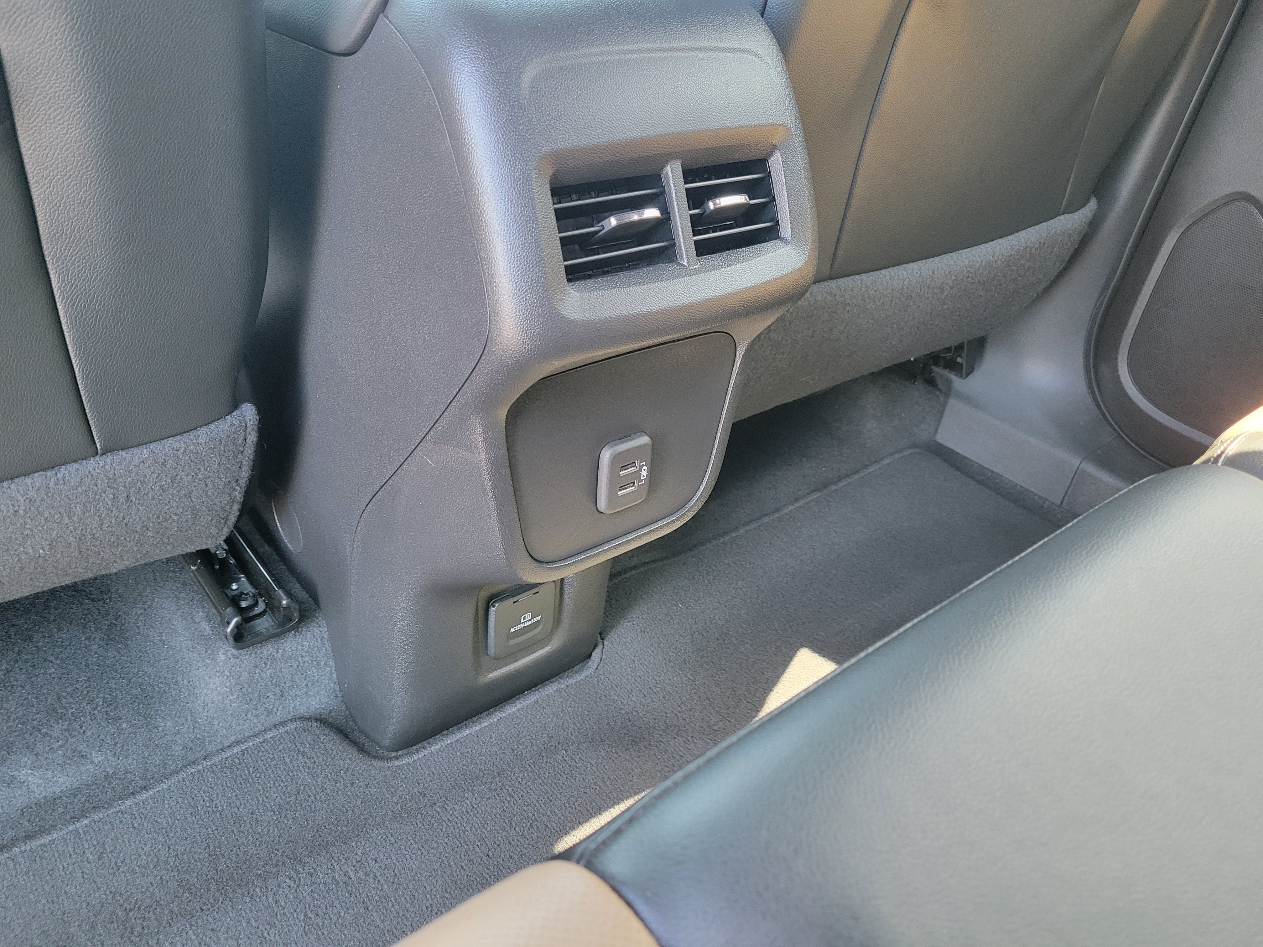 Certified 2024 Chevrolet Equinox Premier FWD image 33