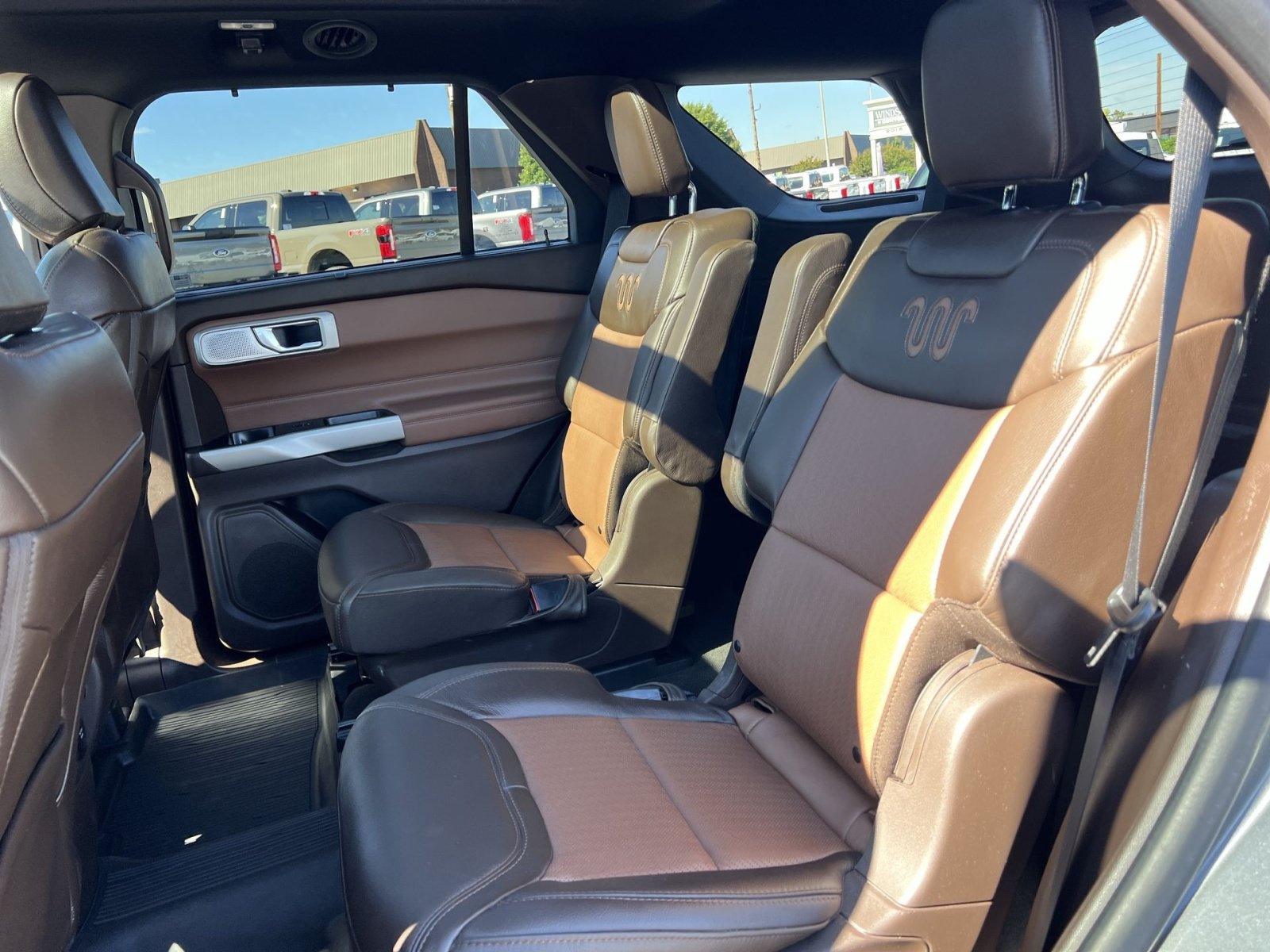 Used 2022 Ford Explorer King Ranch w/ Premium Technology Package AWD/4WD image 32