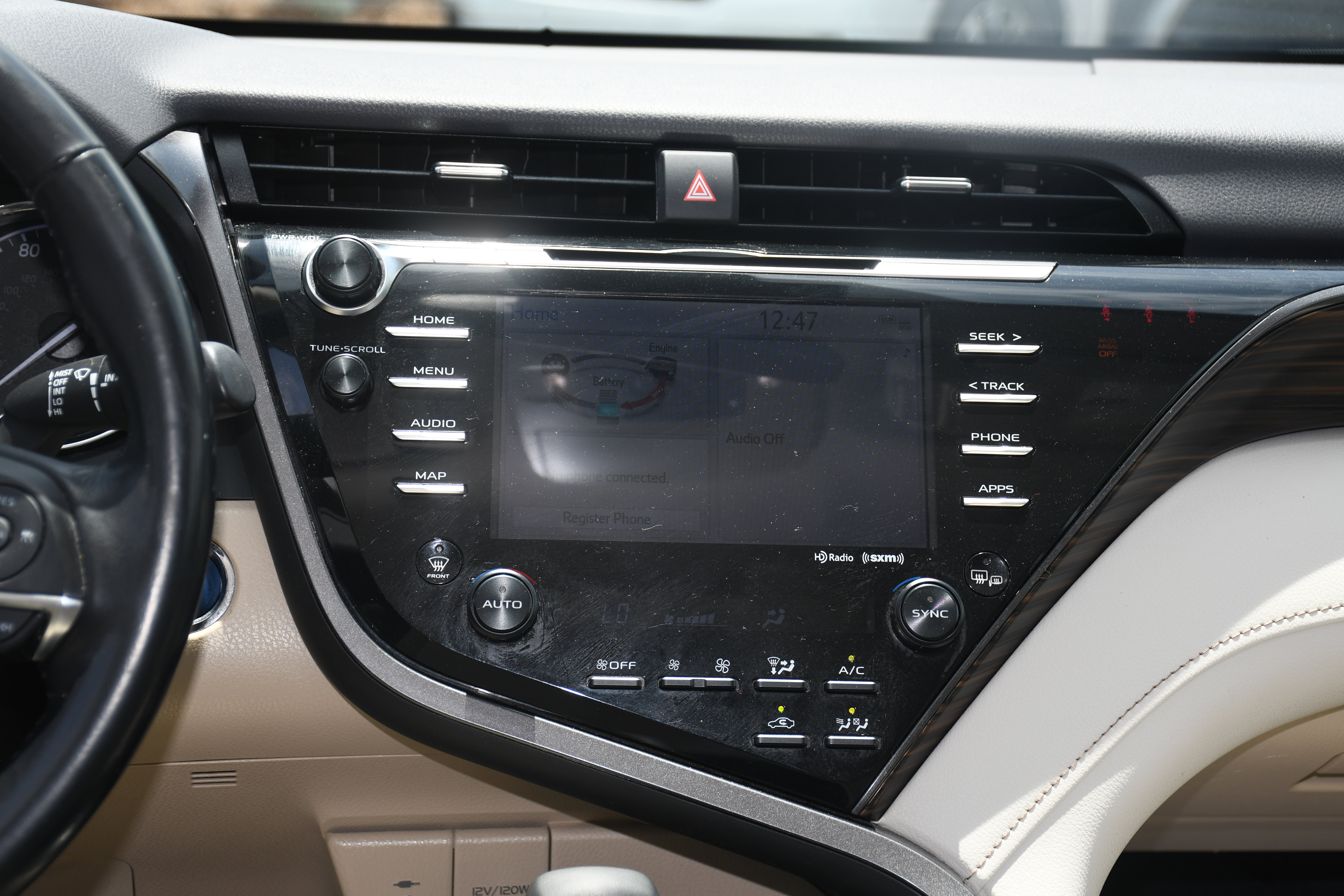 Used 2019 Toyota Camry XLE FWD image 16