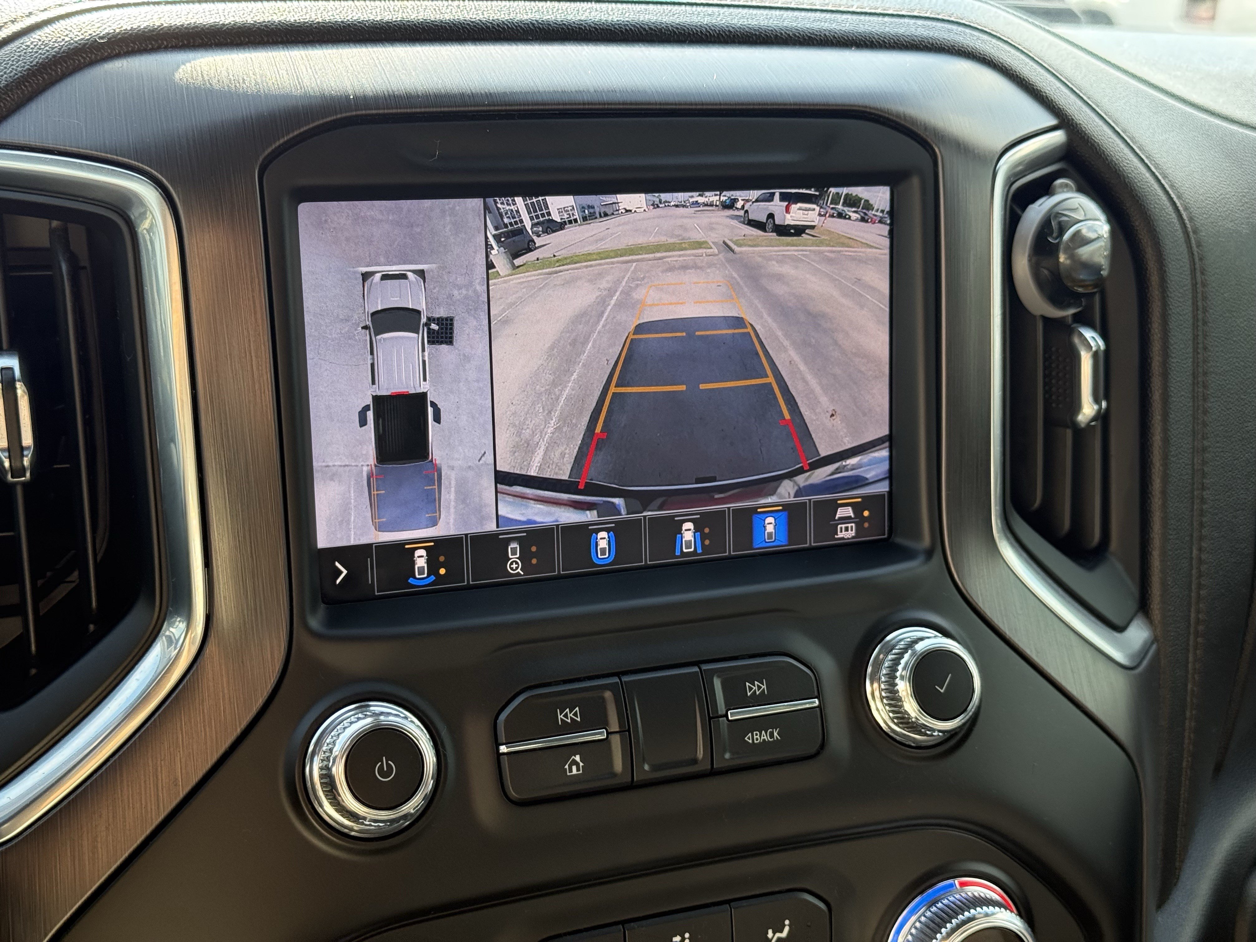 Used 2020 GMC Sierra 2500 AT4 w/ Technology Package AWD/4WD image 21