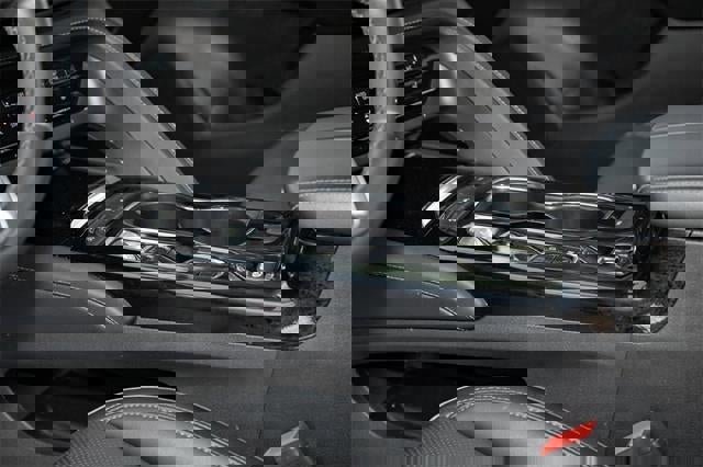 Used 2023 Buick Envision Essence image 34