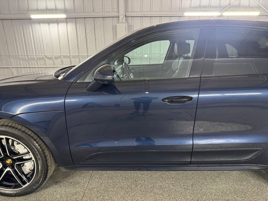Used 2021 Porsche Macan Turbo w/ Premium Package Plus (PF0) AWD/4WD image 18