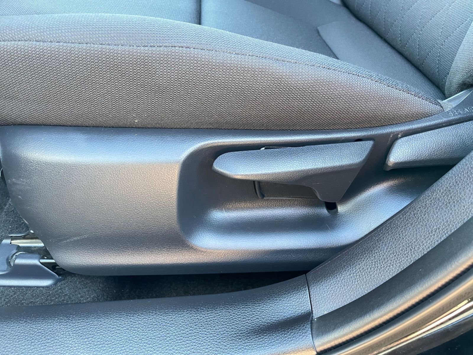 Used 2025 Toyota Corolla LE image 23