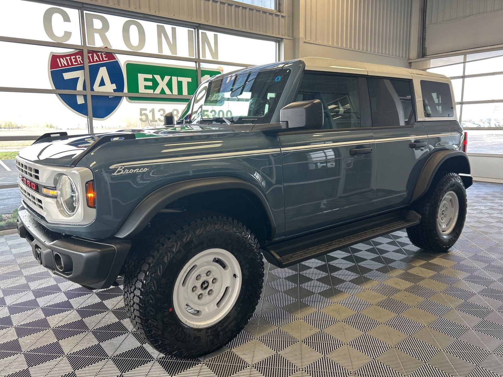 New 2025 Ford Bronco Heritage Edition image 5