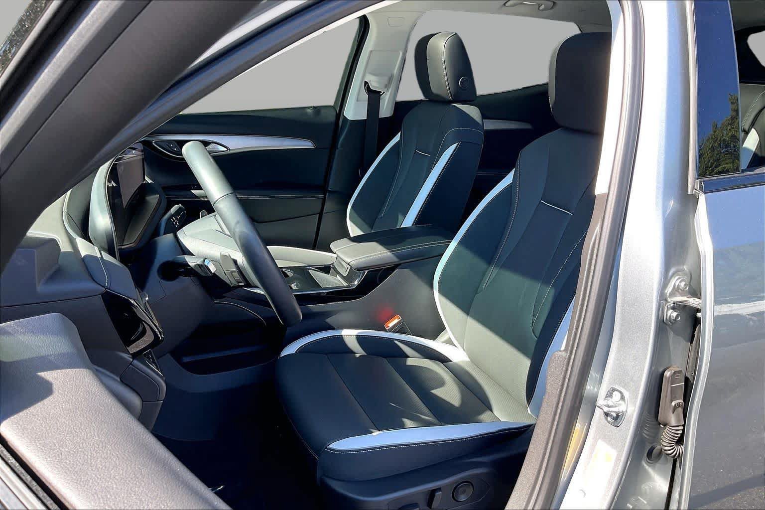 Used 2024 Buick Envision Sport Touring AWD/4WD image 25