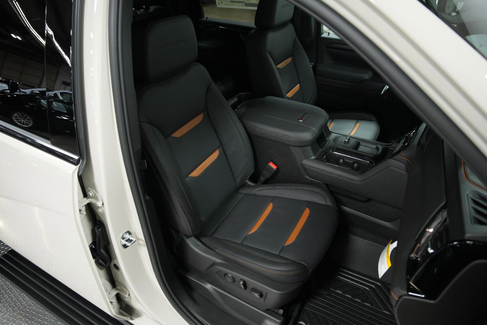 New 2026 GMC Sierra 2500 AT4 w/ AT4 Premium Plus Package image 18