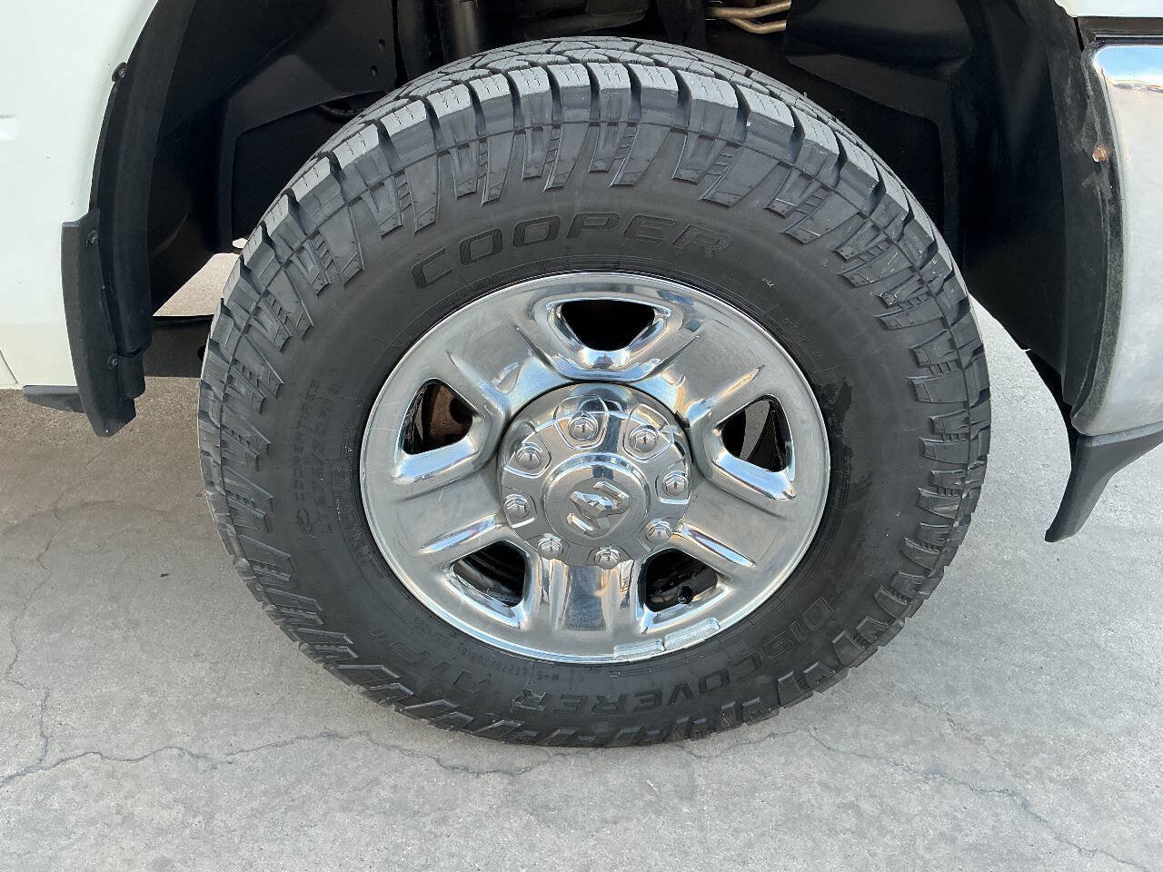 Used 2022 RAM 2500 Tradesman w/ Chrome Appearance Group AWD/4WD image 27
