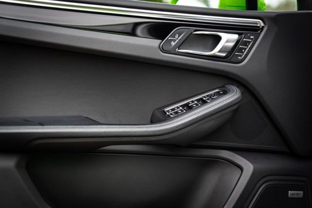 Used 2022 Porsche Macan S w/ Premium Package Plus image 47
