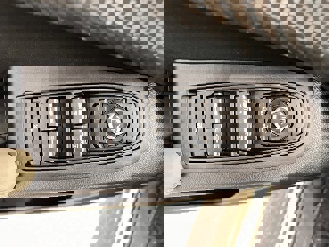 Used 2024 Subaru Ascent Premium w/ Convenience Package image 19