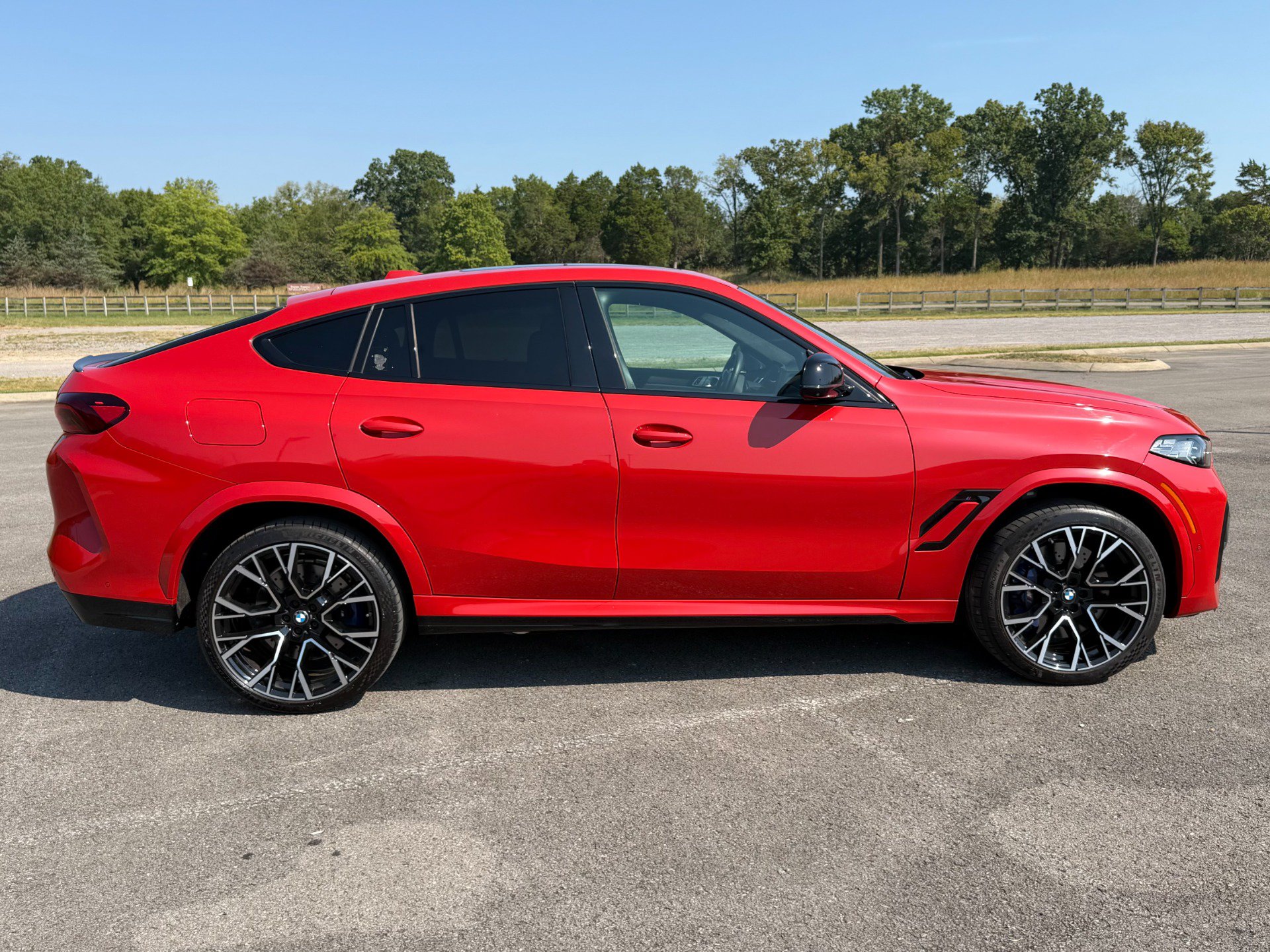 Used 2025 BMW X6 M Competition w/ Executive Package AWD/4WD image 8