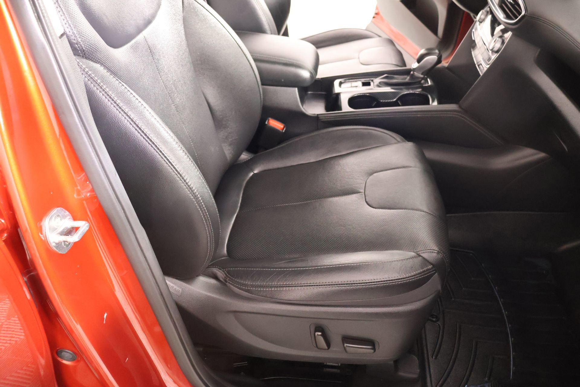 Used 2019 Hyundai Santa Fe Limited FWD image 13