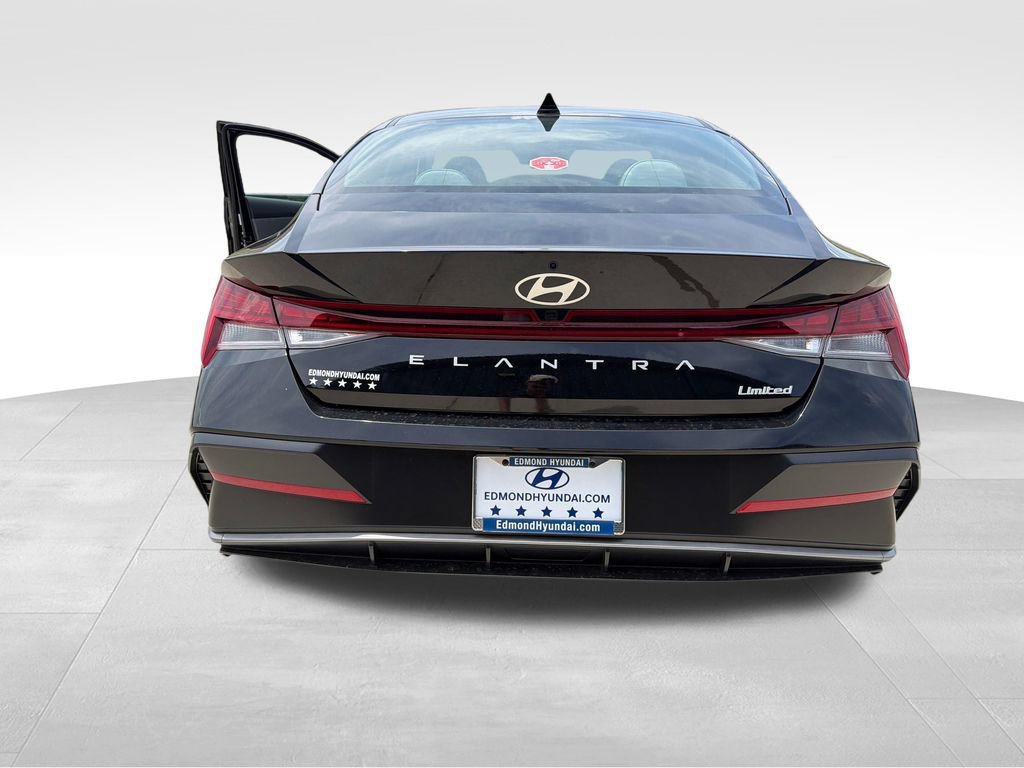 New 2026 Hyundai Elantra Limited FWD image 5