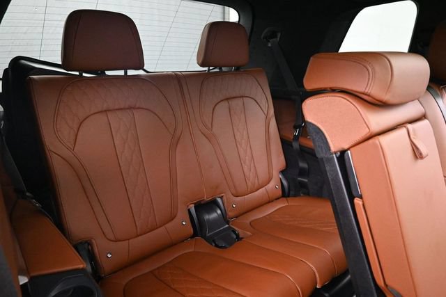 Used 2025 BMW X7 M60i AWD/4WD image 24