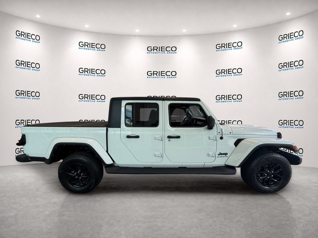 Used 2022 Jeep Gladiator Sport AWD/4WD image 6