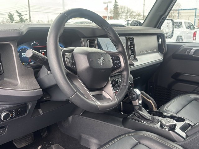 Used 2025 Ford Bronco Badlands image 14