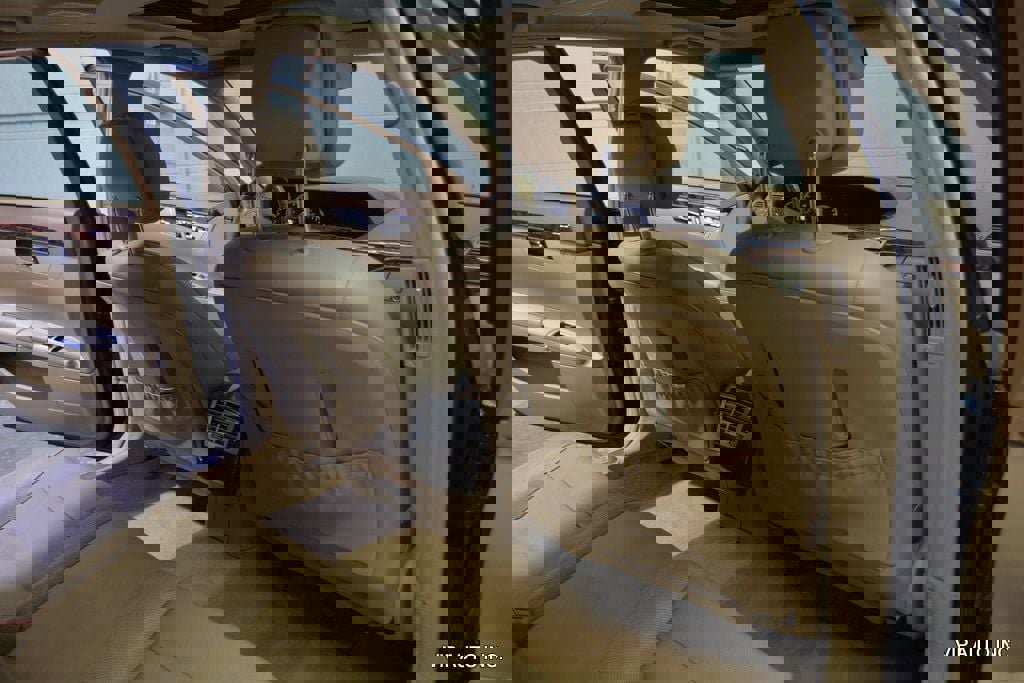 Used 2010 Mercedes-Benz S 550 4MATIC image 19