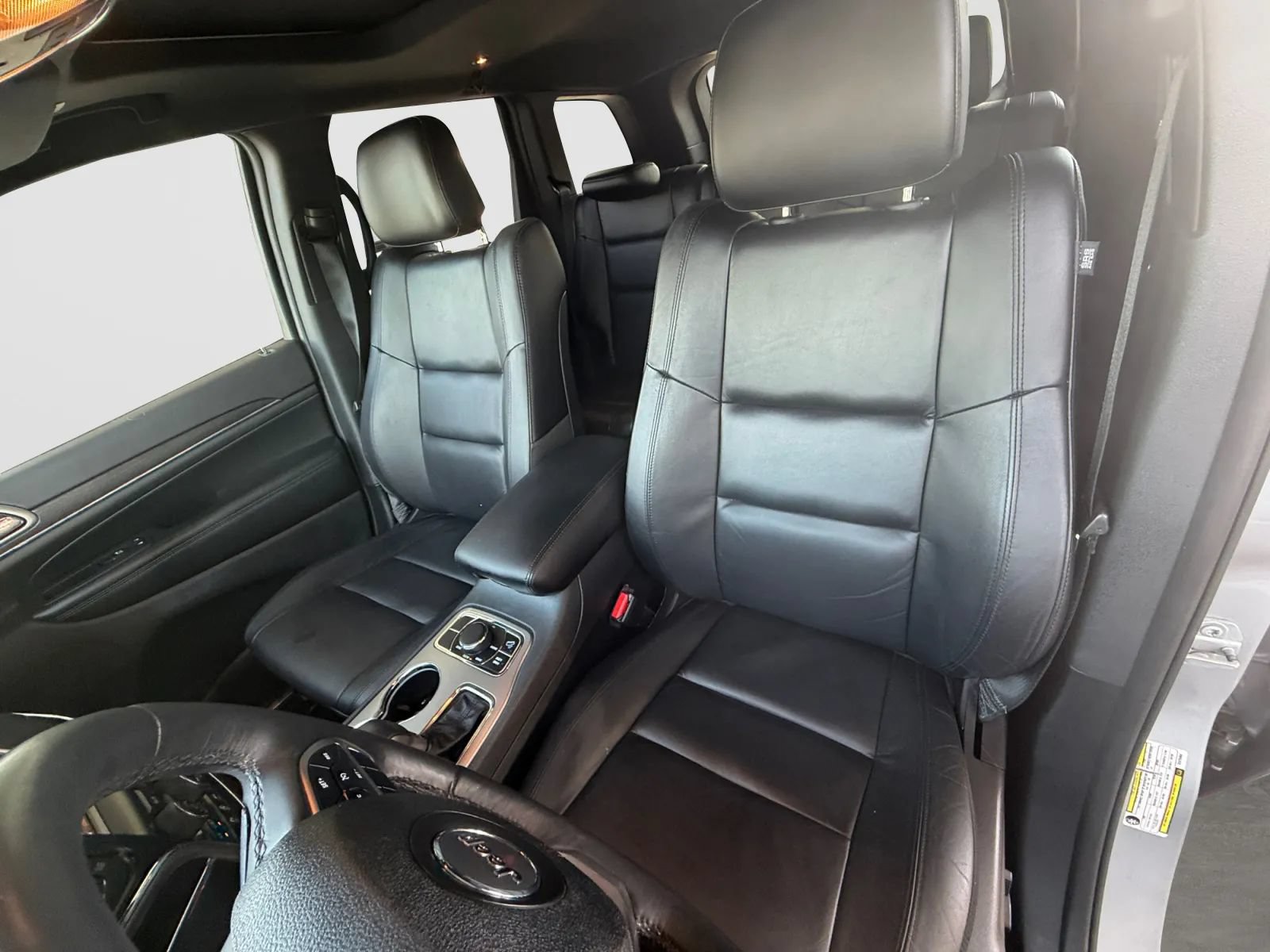 Used 2018 Jeep Grand Cherokee Limited AWD/4WD image 13